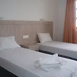 Apartment Yiannis *