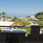 Yiannis * Adelianos Kampos