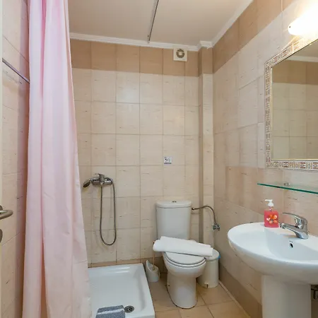 Yiannis * Adelianos Kampos