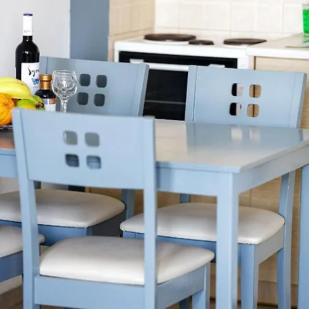 Yiannis Apartment Adelianos Kampos