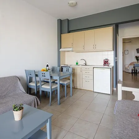 Apartment Yiannis Adelianos Kampos