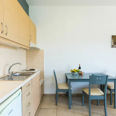 Apartment Yiannis Adelianos Kampos