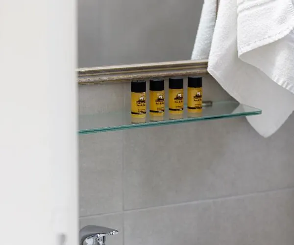 Yiannis * Аделианос Кампос