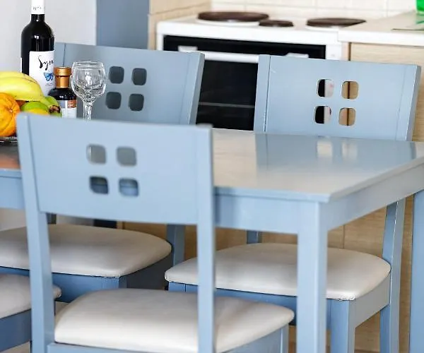 Yiannis Апартаменты Аделианос Кампос