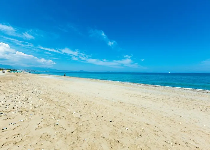 Yiannis * Аделианос Кампос